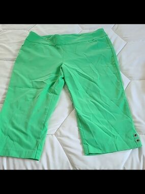 Coral Bay Green Pull-On Bermuda Shorts